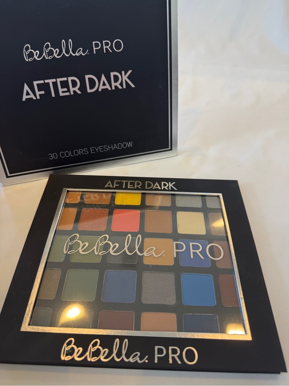 ✨ NIB BeBella PRO "After Dark" 30-Color Eyeshadow Palette ✨